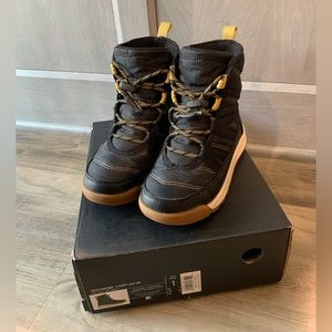 Sorel lace up snow boots